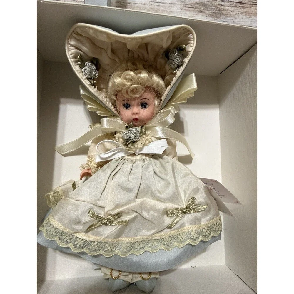 2000 Madame Alexander #26875 Adorable Silk Victorian 8